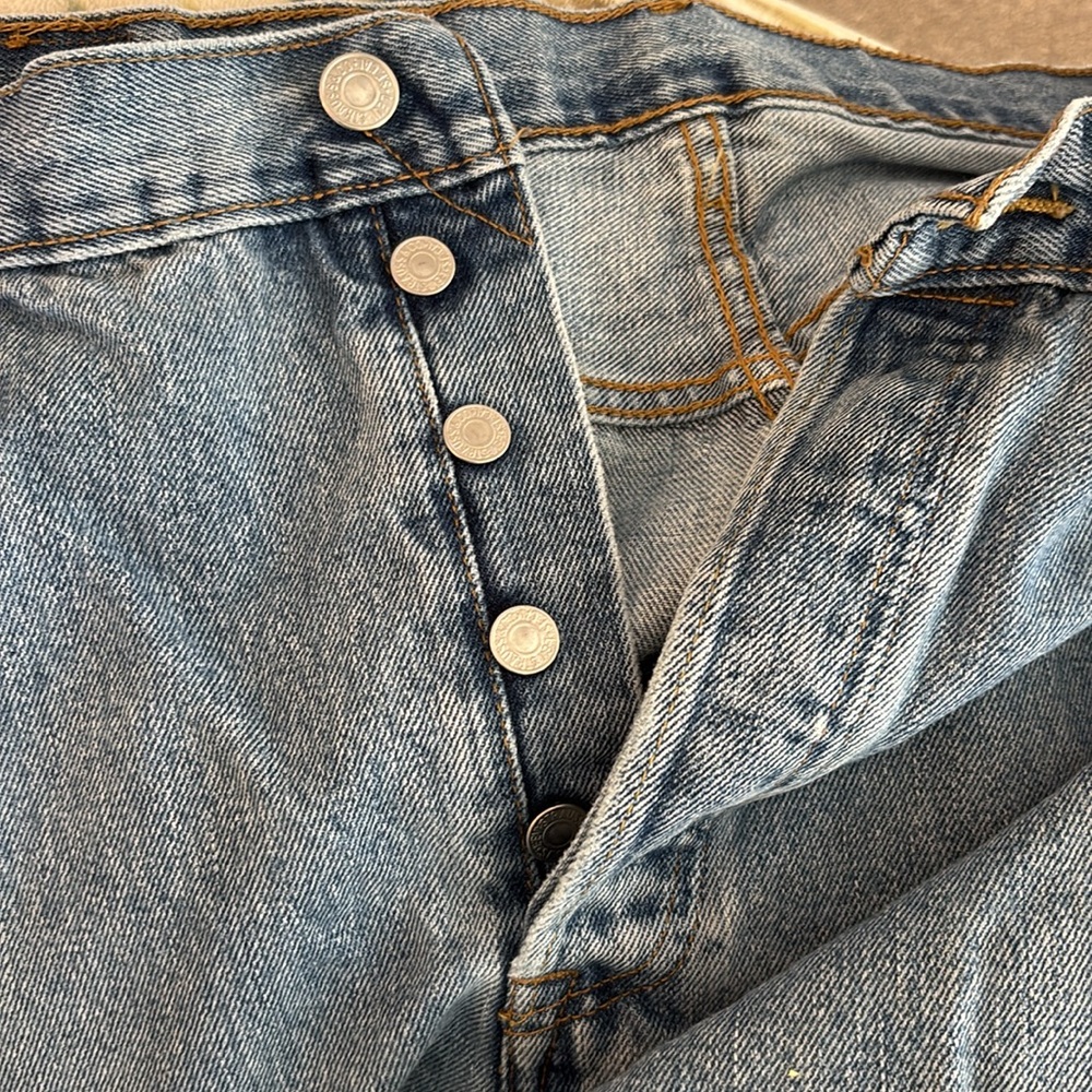 Levis 501 Jeans Mens 36x32 Blue Denim 100% Cotton Button Fly Straight - Picture 10 of 13